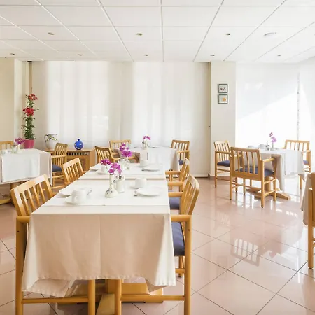 Guest house Residencia Sutimar 3*