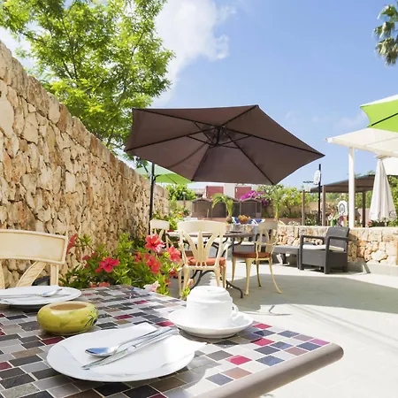Residencia Sutimar Guest house